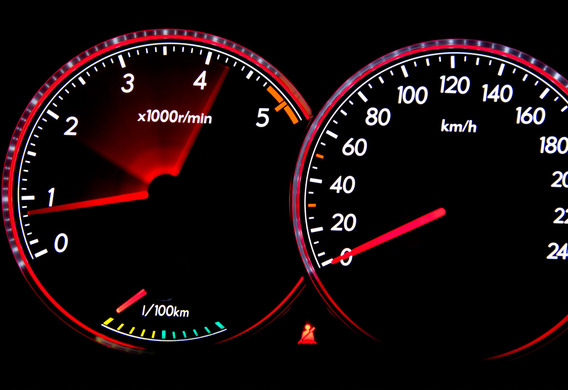 Przyczyny gwałtownego wzrostu prędkości silnika VAZ-2110 podczas zmiany biegów od czwartego do piątego biegu