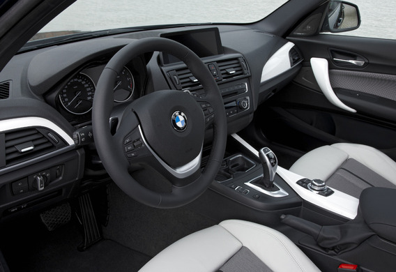 ¿Cómo restablecer la adaptación de la caja automática en BMW Serie 1 F20?
