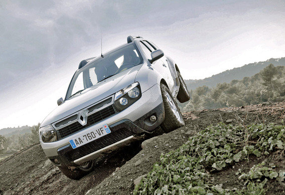 What gearboxes are fitted to the Renault Duster?