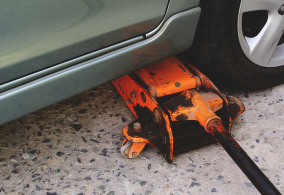 Whether it is possible to use a jack to repair Honda CR-V III