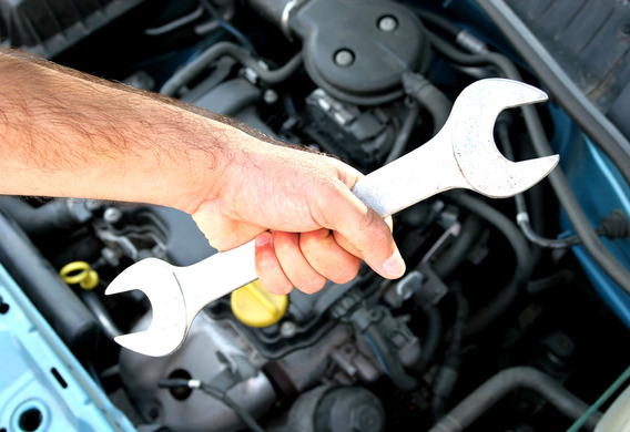 A car service, in a service or in your own hands? Where and how to service cars