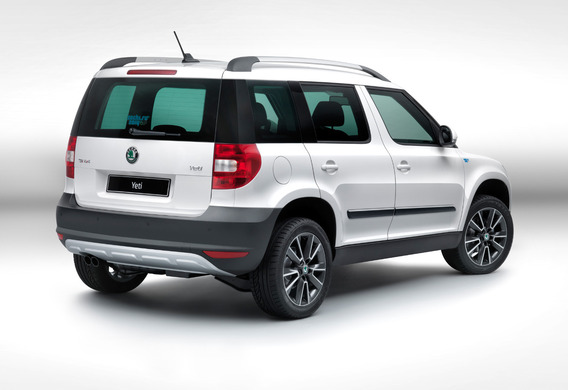 Installation of the towing ring on the rear of Skoda Yeti